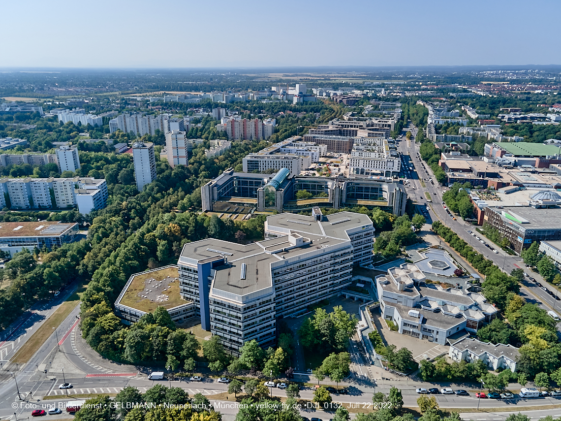 22.07.2022 - Rentenversicherung und Perlach PLaza in Neuperlach